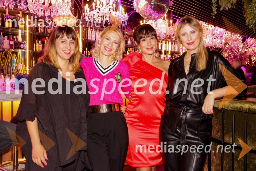  ... ;  Maja Ferme, modna oblikovalka;  Tina Gorenjak, igralka;  Alenka Birk, stilistkaNepremagljiva ženska 2022 je Valerija Čarman