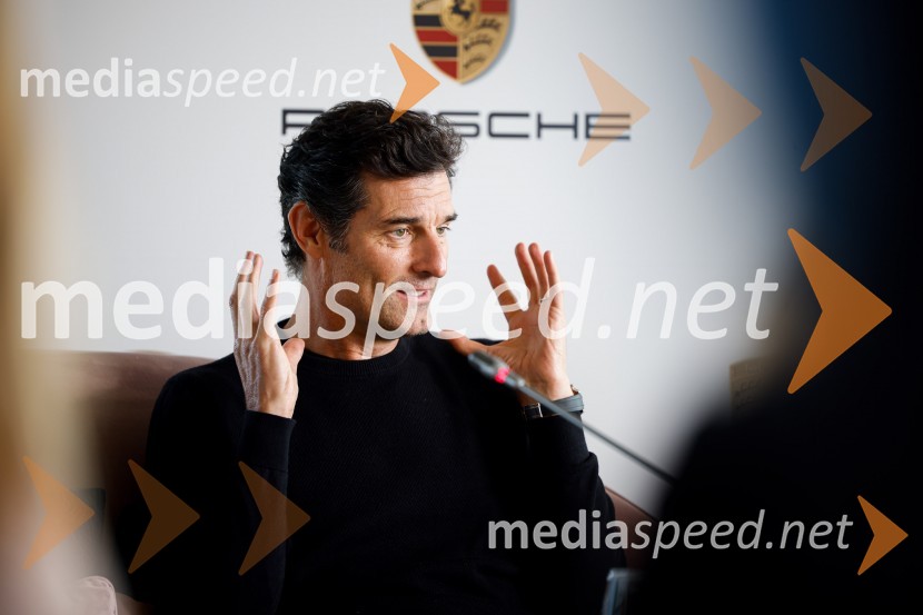  Mark Webber, nekdanji voznik Formule 1Mark Webber, nekdanji voznik F1 in Nika Zupanc, slovenska industrijska oblikovalka na novinarski konferenci Wild at Heart