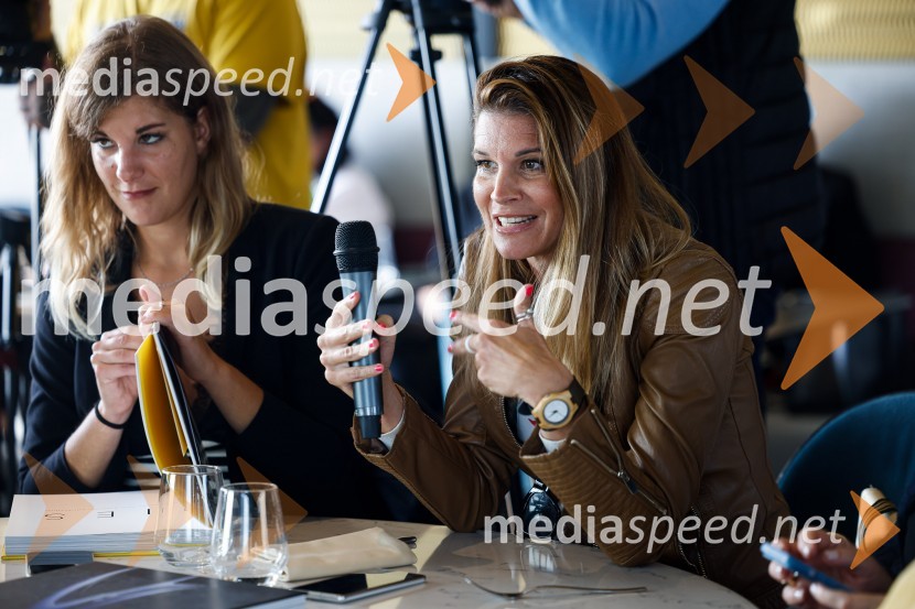 Mark Webber, nekdanji voznik F1 in Nika Zupanc, slovenska industrijska oblikovalka na novinarski konferenci Wild at Heart