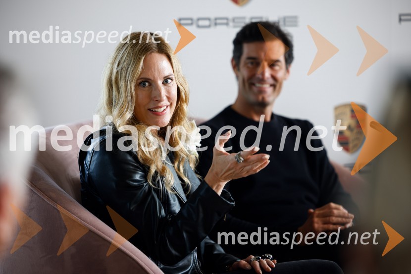  Nika Zupanc, ambasadorka, PorscheMark Webber, nekdanji voznik F1 in Nika Zupanc, slovenska industrijska oblikovalka na novinarski konferenci Wild at Heart