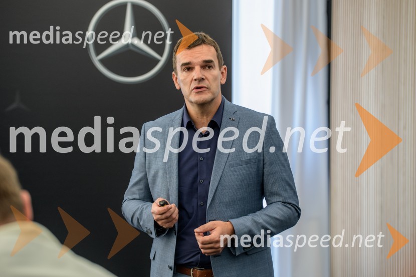  Boštjan Skok, vodja prodaje osebnih vozil, Mercedes BenzPredstavitev tretje generacije Mercedes-Benz GLC