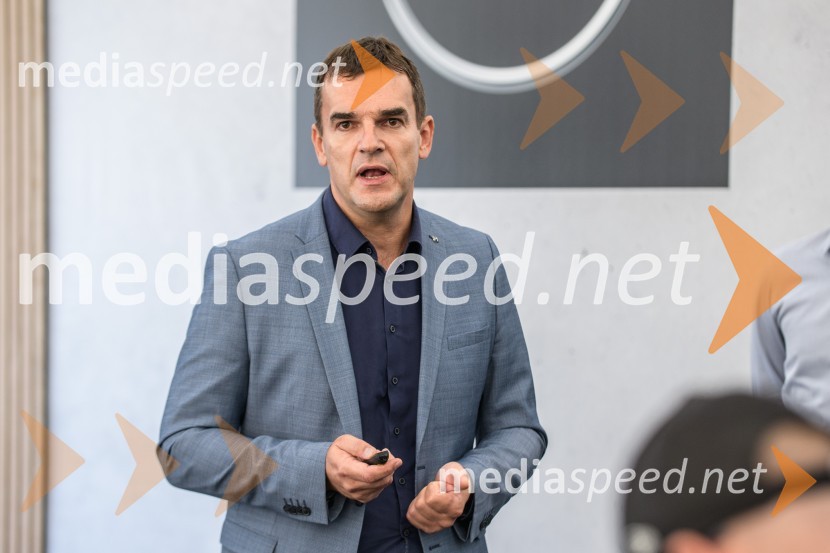  Boštjan Skok, vodja prodaje osebnih vozil, Mercedes BenzPredstavitev tretje generacije Mercedes-Benz GLC