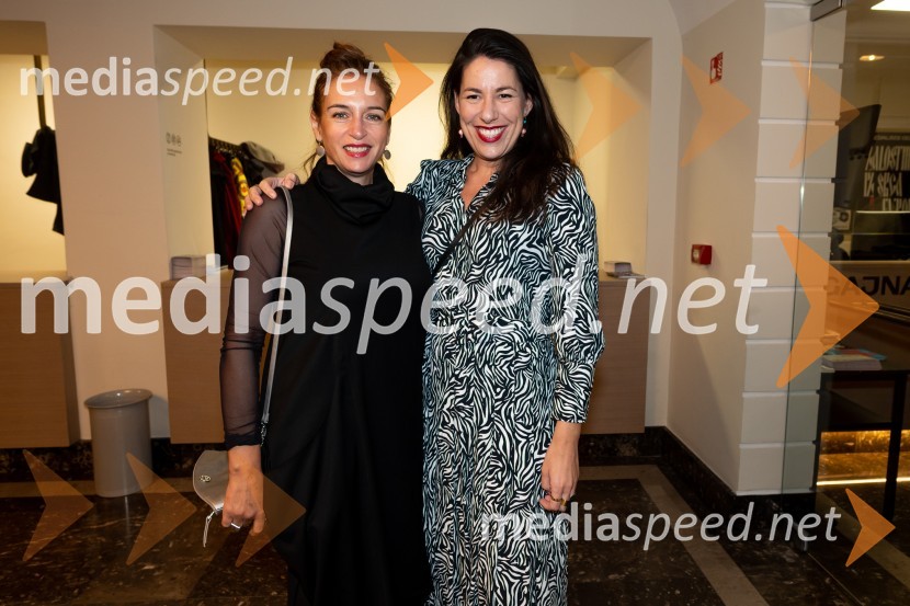  Barbara Medvešček, igralka;  Minca Lorenci, igralkaPOGLEJ ME!, premiera v gledališču Celje