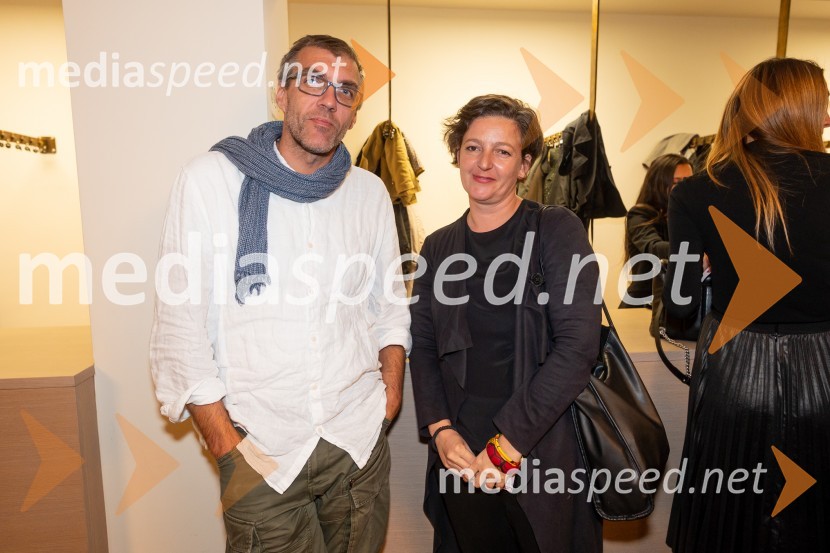 POGLEJ ME!, premiera v gledališču Celje