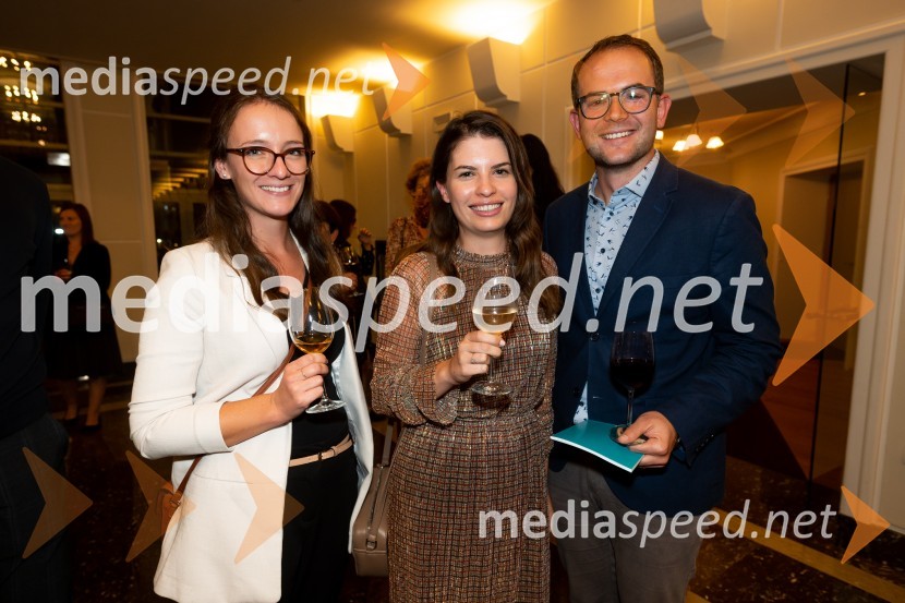 POGLEJ ME!, premiera v gledališču Celje