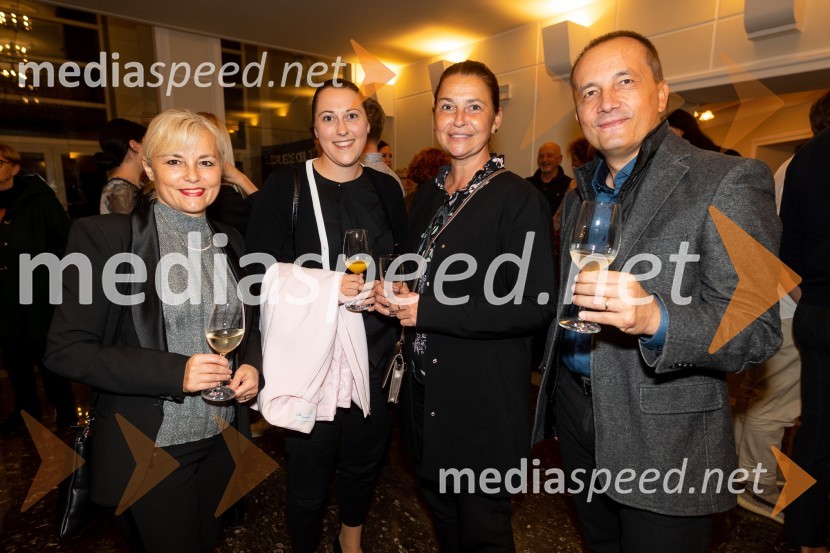 POGLEJ ME!, premiera v gledališču Celje