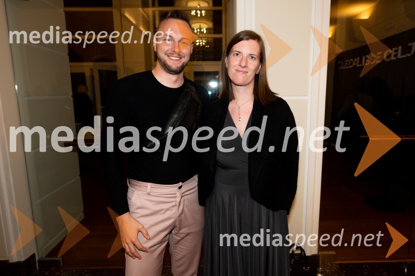 POGLEJ ME!, premiera v gledališču Celje