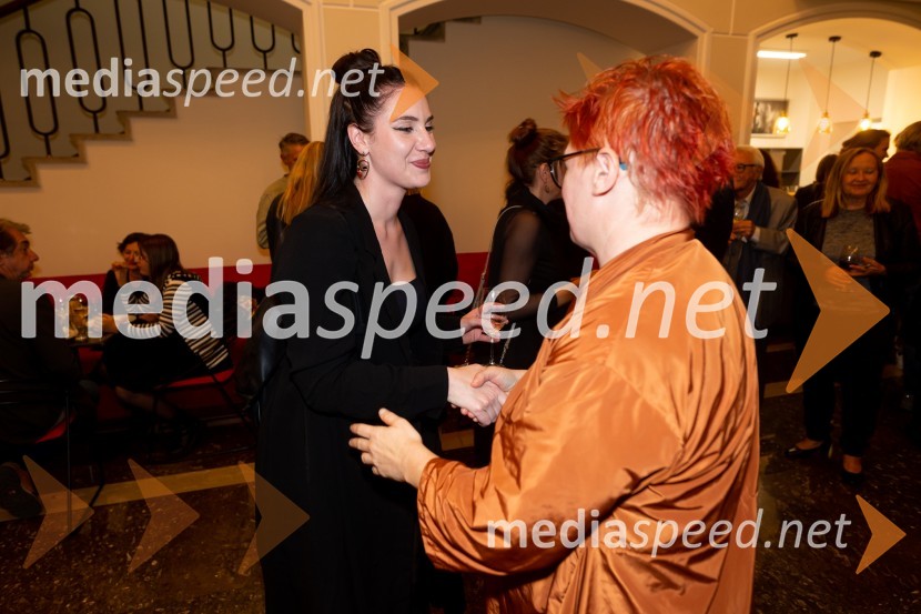  Maša Grošelj, igralka;  ... POGLEJ ME!, premiera v gledališču Celje