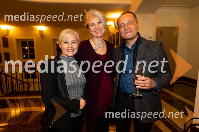 POGLEJ ME!, premiera v gledališču Celje