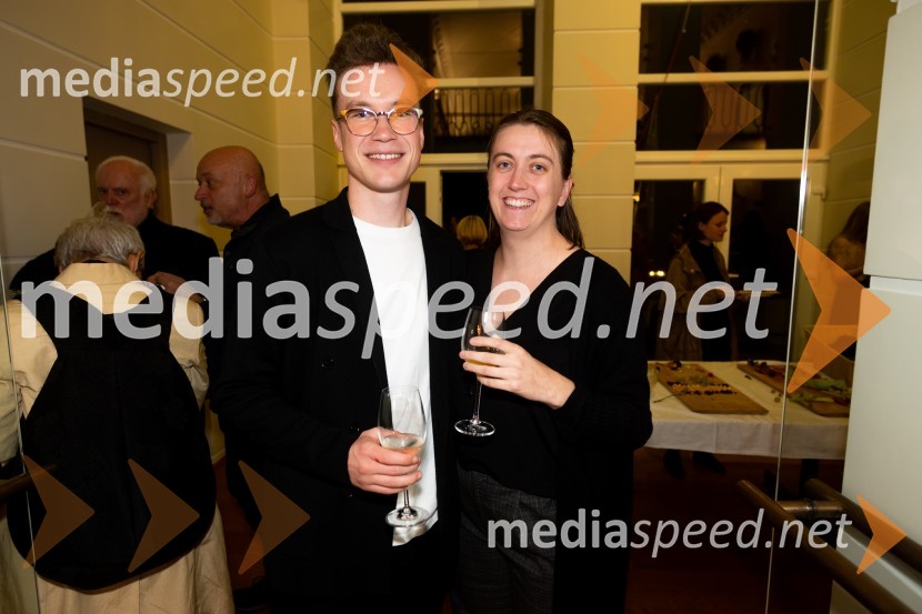  Žan Brelih Hatunić, igralec;  Ana Janc, kostumografinjaPOGLEJ ME!, premiera v gledališču Celje