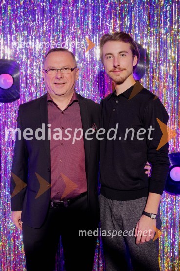  ... ;  Žiga Flajnik, kostumografVročica V ŽIVO! v Špas teatru