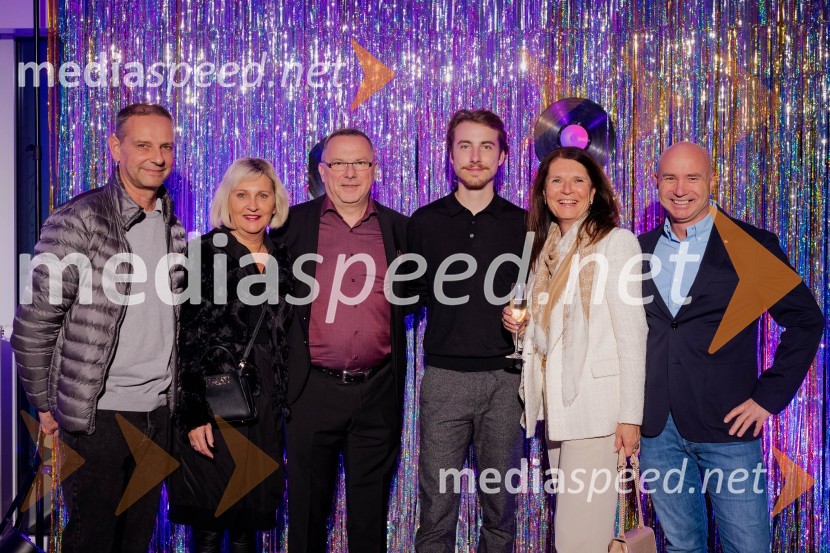  ... ;  ... ;  ... ;  Žiga Flajnik, kostumograf;  ... ;  ... Vročica V ŽIVO! v Špas teatru