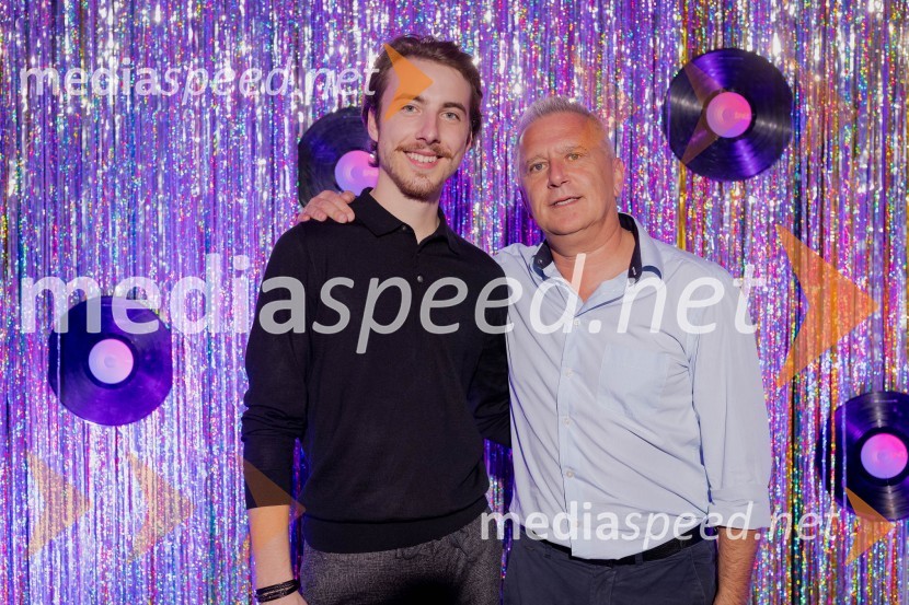  Žiga Flajnik, kostumograf;  ... Vročica V ŽIVO! v Špas teatru