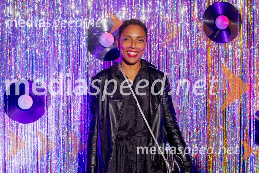  Leticia  Yebuah Slapnik, arhitektka in glasbenicaVročica V ŽIVO! v Špas teatru