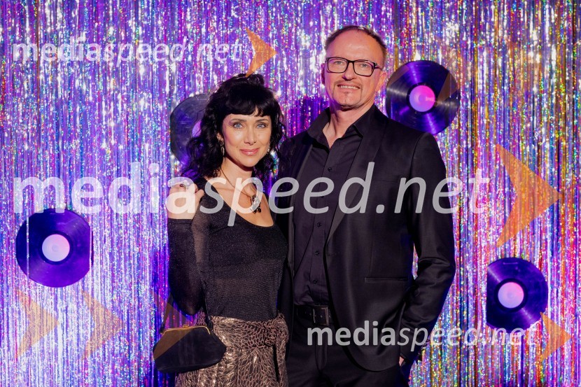  dr. Jerca  Legan, antropologinja;  Rudolf Gas, glasbenikVročica V ŽIVO! v Špas teatru