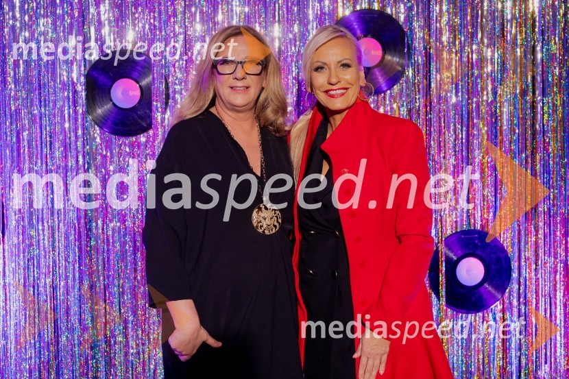  Urša Alič, direktorica, Špas teater;  Petra Kerčmar, televizijska voditeljicaVročica V ŽIVO! v Špas teatru