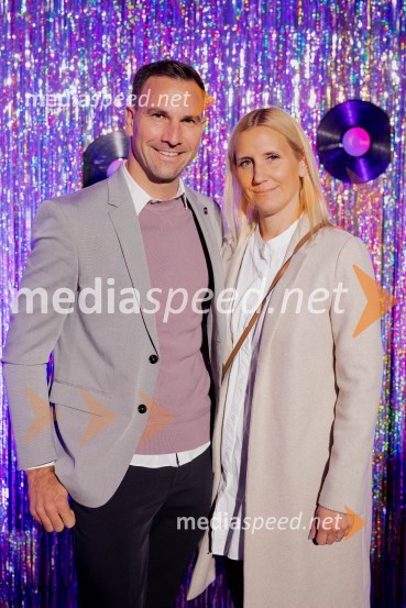  Matevž Česen, poklicni plesalec, koreograf, trener športnega plesa, plesni sodnik ;  Tanja ČesenVročica V ŽIVO! v Špas teatru