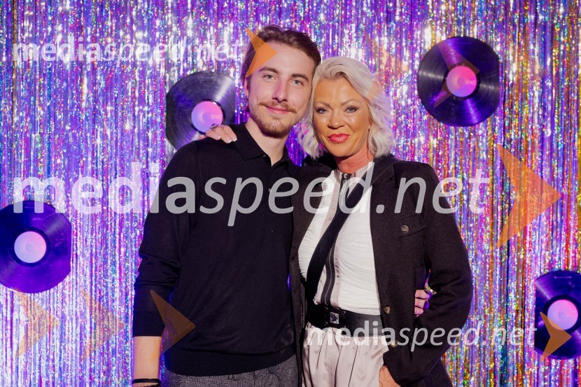  Žiga Flajnik, kostumograf;  Anita Lončar, Lepotni studio PriveVročica V ŽIVO! v Špas teatru