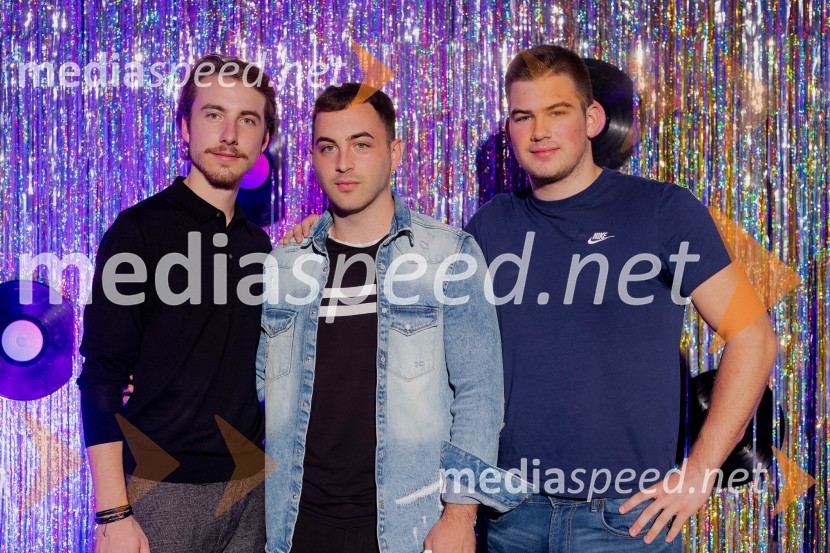  Žiga Flajnik, kostumograf;  ... ;  ... Vročica V ŽIVO! v Špas teatru