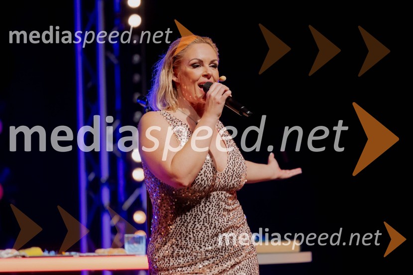  Špela Grošelj, pevkaVročica V ŽIVO! v Špas teatru