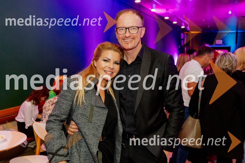  Neža Buh-Neisha, glasbenica;  Rudolf Gas, glasbenikVročica V ŽIVO! v Špas teatru