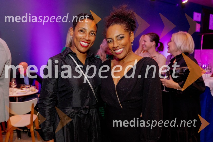  Leticia  Yebuah Slapnik, arhitektka in glasbenica;  Irena Yebuah Tiran, operna pevkaVročica V ŽIVO! v Špas teatru