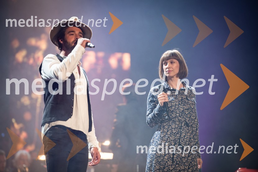  Blaž  Učakar, glasbenik, skupina Čedahuči;  Mojca  Zalar, pevka, skupina ČedahučiFrišno Fresh, dan nove slovenske glasbe 2022