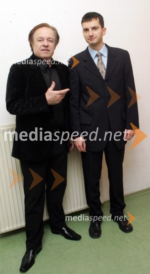 Alfi Nipič, pevec in Marjan ŠarecRazglasitev Slovenca leta 2005 Nedeljskega dnevnika