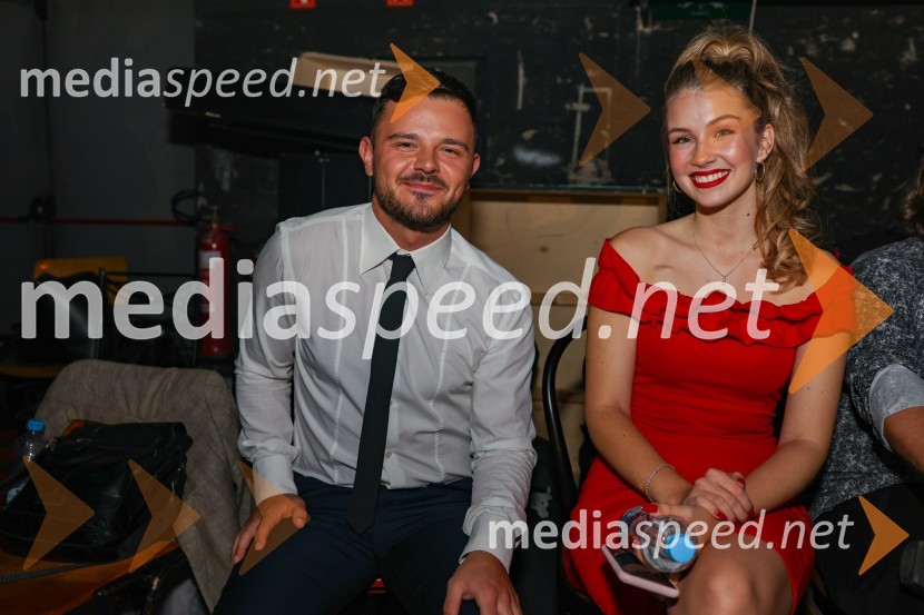  Žan Hauptman, pevec, klaviaturist;  Saša Lešnjek, pevka, igralkaFrišno Fresh, dan nove slovenske glasbe 2022