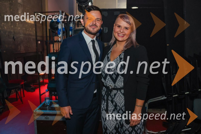  Žan Hauptman, pevec, klaviaturist;  Anja  Hrastovšek, pevka skupine Soul, jazz in jazFrišno Fresh, dan nove slovenske glasbe 2022