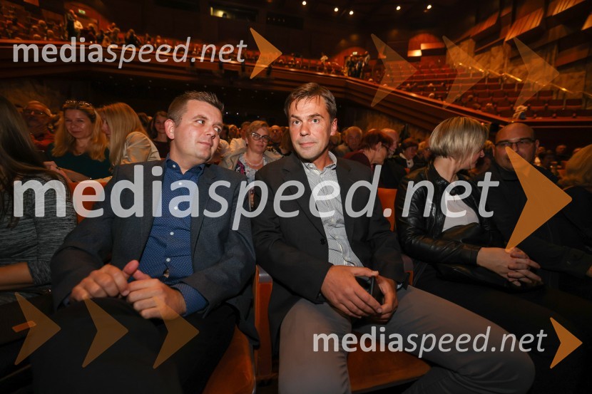  Robert Levstek,  odgovorni urednik Radia Maribor, moderator prireditev;  Darko Pukl, glavni urednik, Radio SiFrišno Fresh, dan nove slovenske glasbe 2022