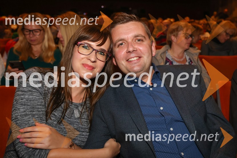  Jasmina Bauman, novinarka, Radio Maribor;  Robert Levstek,  odgovorni urednik Radia Maribor, moderator prireditevFrišno Fresh, dan nove slovenske glasbe 2022