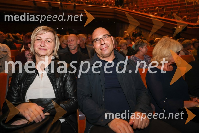  Barbara Mihelič;  Matej Žunkovič, vodja centra RTV MariborFrišno Fresh, dan nove slovenske glasbe 2022