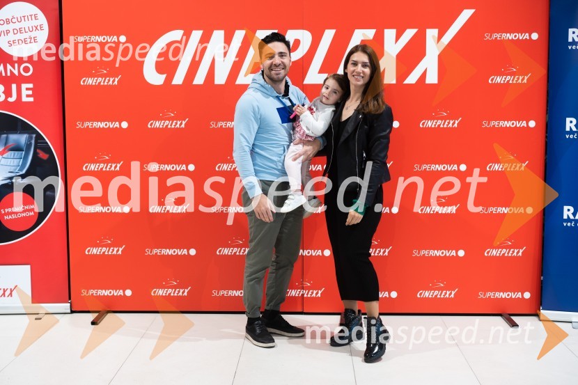  Haris Zulić, radijski voditelj, Radio 1;  ... ;  Harisa BešićKung Fu Tačke, premiera filma v Cineplexx Ljubljana