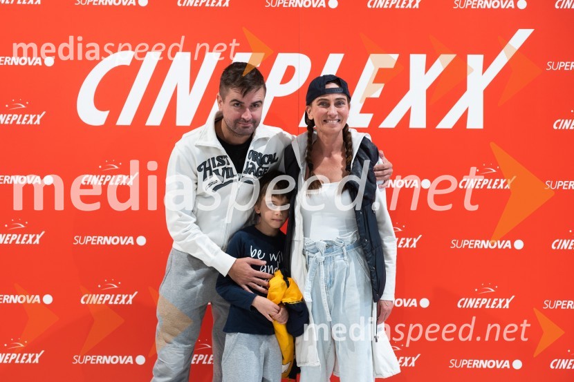  Jure Oman;  Taj Oman;  Alenka Tetičkovič, igralkaKung Fu Tačke, premiera filma v Cineplexx Ljubljana