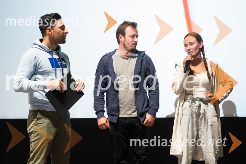  Haris Zulić, radijski voditelj, Radio 1;  Marko Žerjal, novinar, Planet TV;  Alenka Tetičkovič, igralkaKung Fu Tačke, premiera filma v Cineplexx Ljubljana