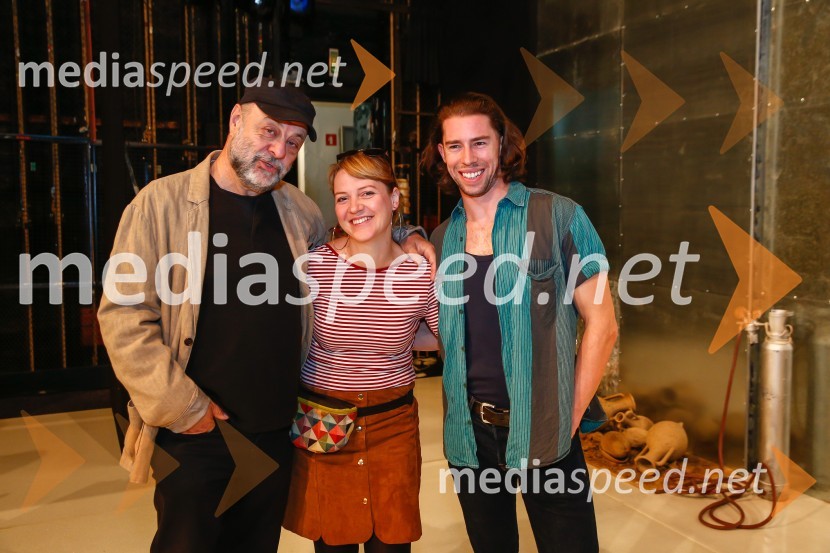  Gábor  Tompa, režiser;  ... ;  ... Prometej, premiera antičnega mita z mednarodno zasedbo