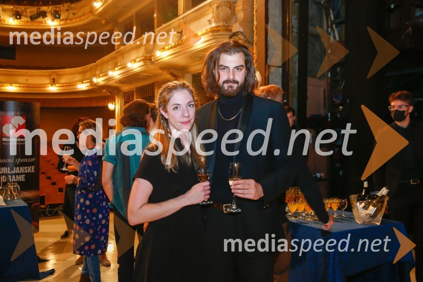  Eva Jesenovec, igralka;  Domen Novak, igralec Prometej, premiera antičnega mita z mednarodno zasedbo