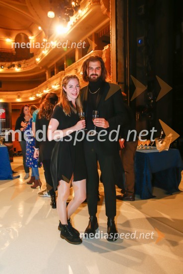  Eva Jesenovec, igralka;  Domen Novak, igralec Prometej, premiera antičnega mita z mednarodno zasedbo