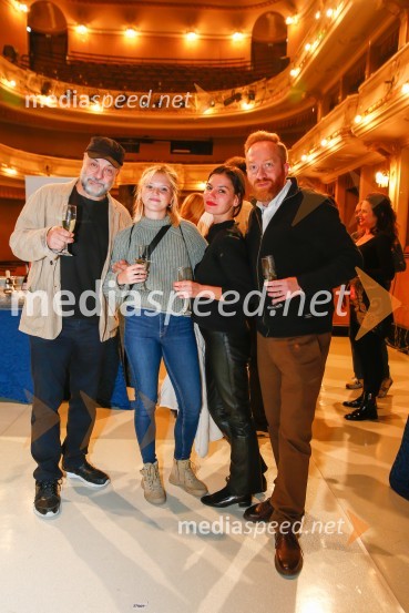  Gábor  Tompa, režiser;  Cătălina Mihai;  Ecaterina Lupu, dramaturginja;  Erwin Şimşensohn, asistent režiserjaPrometej, premiera antičnega mita z mednarodno zasedbo