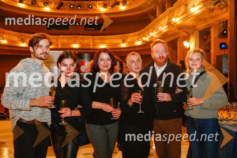  Florin Aioane, igralec;  Ecaterina Lupu, dramaturginja;  ... ;  Mirela Pană, igralka;  Erwin Şimşensohn, asistent režiserja;  Cătălina MihaiPrometej, premiera antičnega mita z mednarodno zasedbo