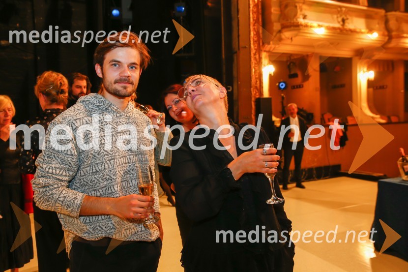  Florin Aioane, igralec;  Mirela Pană, igralkaPrometej, premiera antičnega mita z mednarodno zasedbo