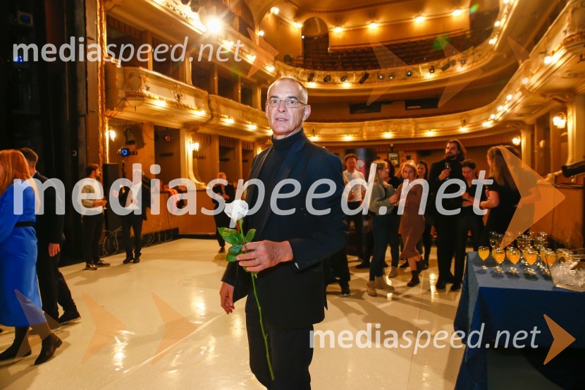   Igor  Samobor, igralecPrometej, premiera antičnega mita z mednarodno zasedbo