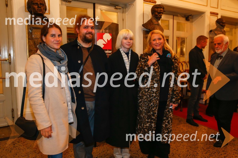  ... ;  ... ;  Lola Doma;  Tatjana Doma, dramaturginja SLG CeljePrometej, premiera antičnega mita z mednarodno zasedbo