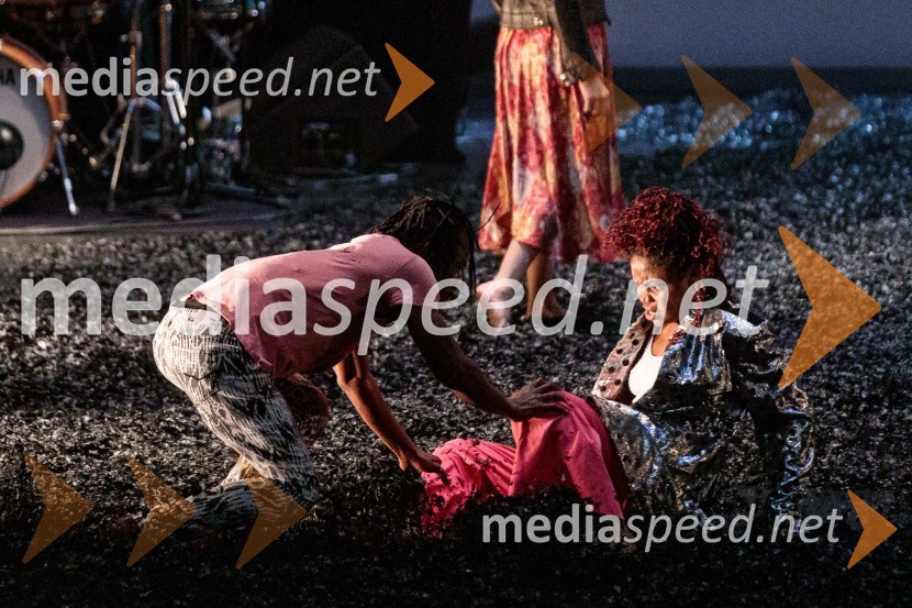  Adonis Nebie;  Jolie NgemiFaso Danse Théâtre: WAKATT, premiera v Cankarjevem domu