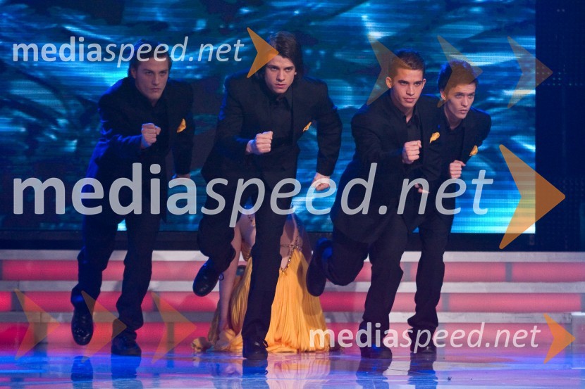 Spremljevalna skupina pevke Eve ČerneEMA 2009, finale