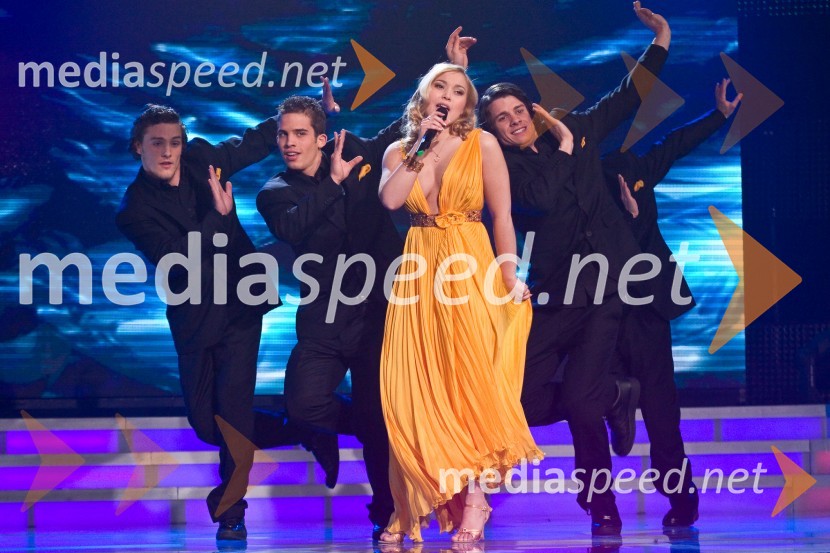 Eva Černe, pevka s spremljevalno skupinoEMA 2009, finale