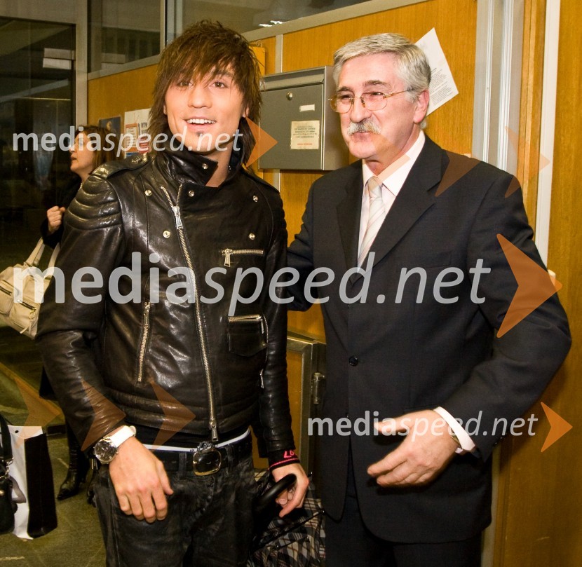 Dima Bilan, zmagovalec Evrovizijske popevke 2008 in Petar Radovič, odgovorni urednik razvedrilnega programa TV SlovenijaEMA 2009, finale