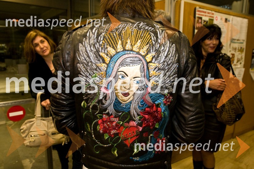 Detail jakne Dime Bilana, zmagovalca Evrovizijske popevke 2008EMA 2009, finale