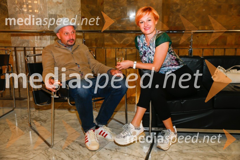  Aleksander Blažica, tehnični vodja SNG Nova Gorica;  Barbara Skorjanc, SNG Nova GoricaPravljice našega otroštva, premiera v SNG Nova Gorica